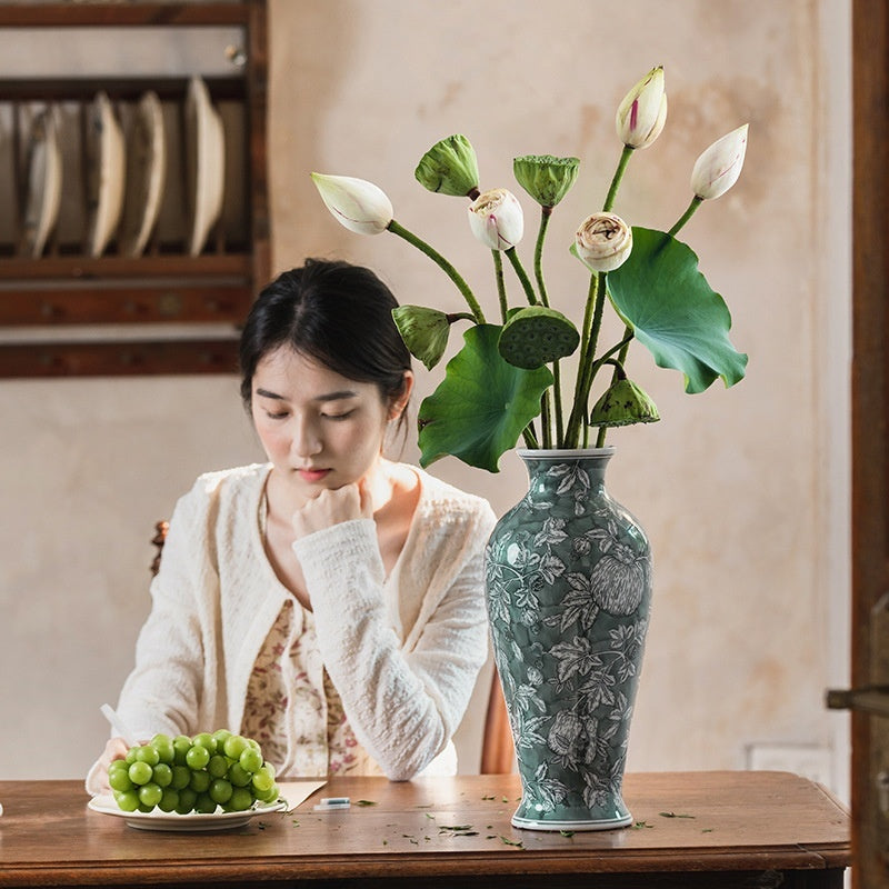 High-temperature Ceramic Accent Piece For The Entrywaya Green Vase